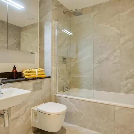 아파트 Spacious, Modern In The Heart Of 더블린
